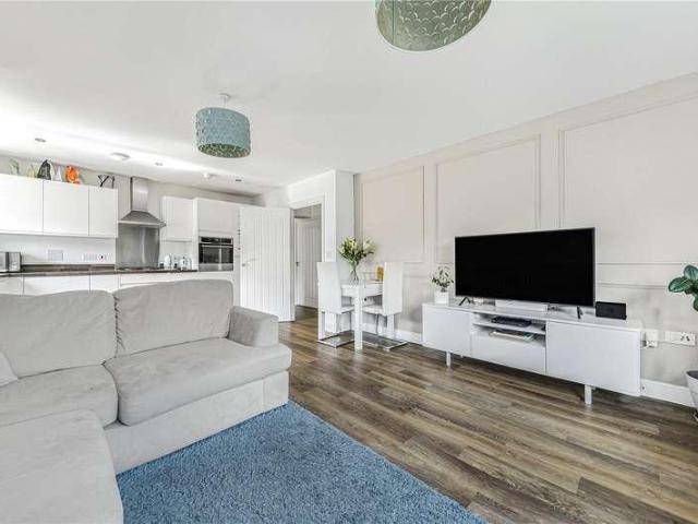 Flat for sale in Greater London
