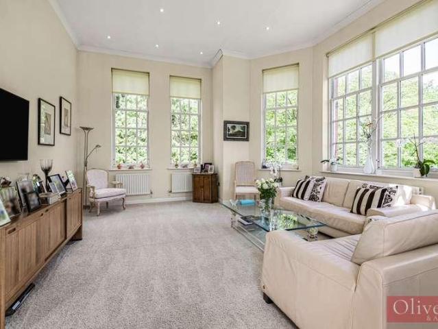 Flat for sale in Frogmore, Five Acres
