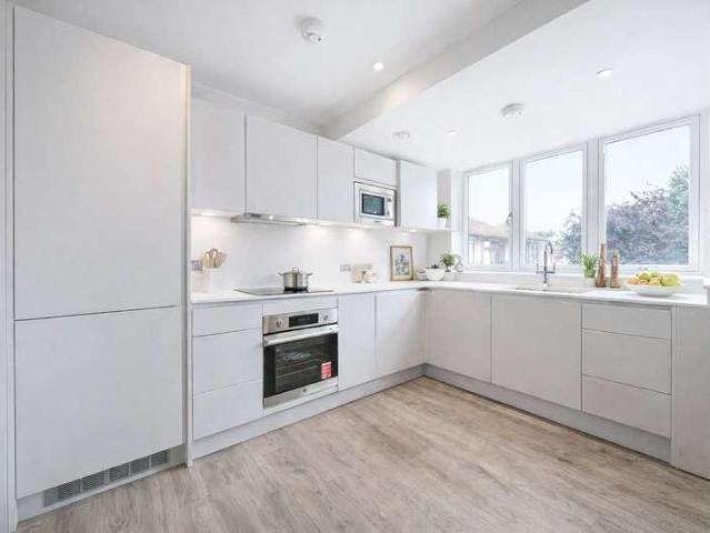 Flat for sale in Chalfont St. Peter, Denham