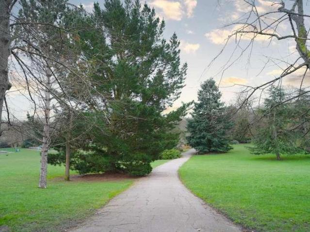 Flat for sale in London Borough of Lewisham, Forest Hill