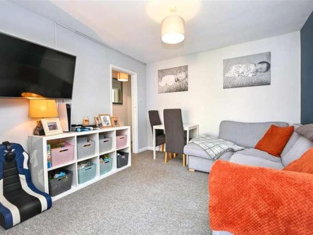 Flat for sale in Roselands, Eastbourne