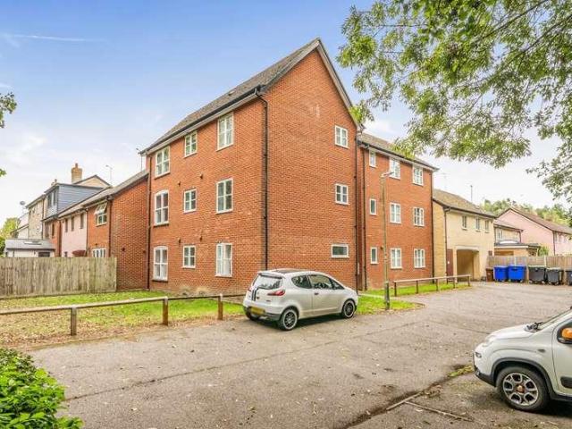 Flat for sale in Chedburgh, Suffolk