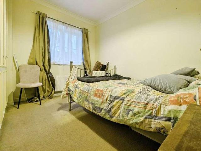 Flat for sale in Reading