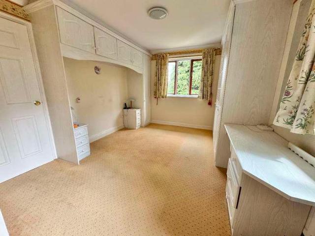 Flat for sale in Solihull, Elmdon Heath