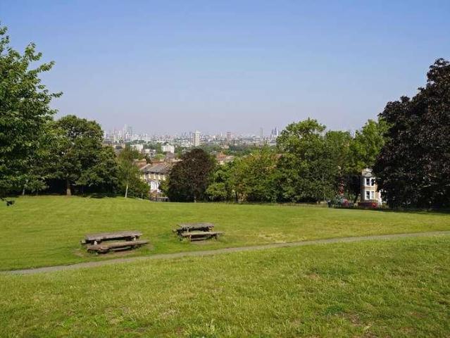 Flat for sale in Peckham, Greater London
