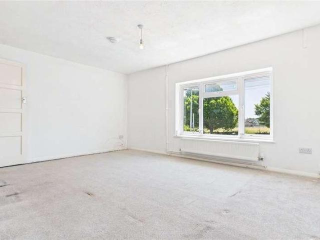 Flat for sale in Theale, West Berkshire