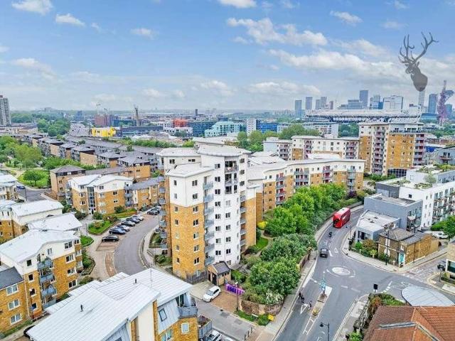 Flat for sale in Old Ford, Bow