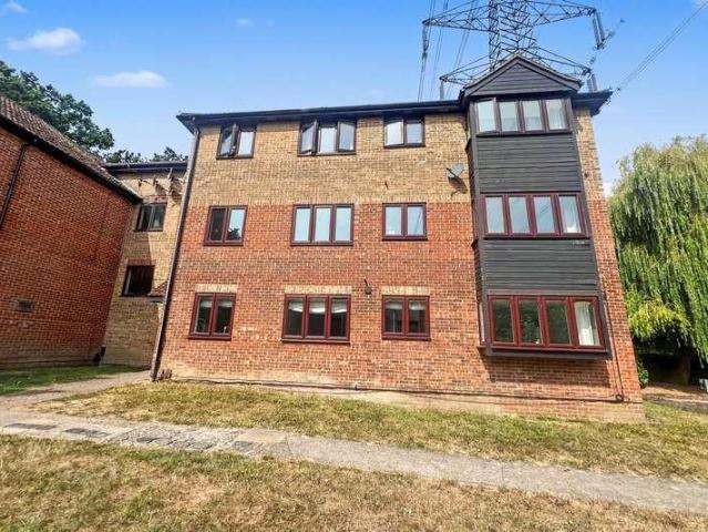 Flat for sale in Helford, Hampshire