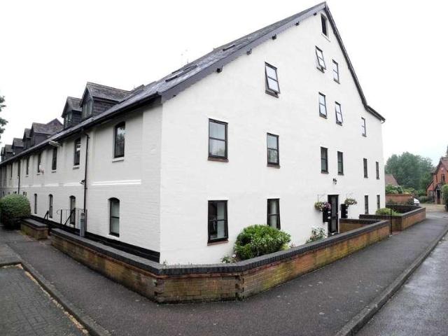Flat for sale in Eastbridge, Suffolk