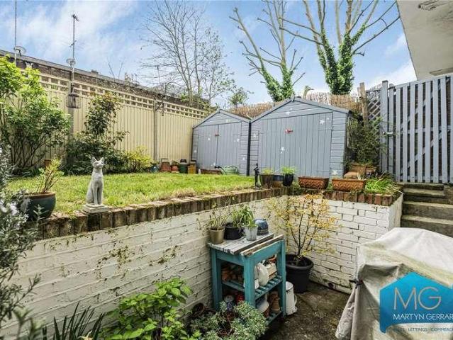 Flat for sale in Tufnell Park, Greater London