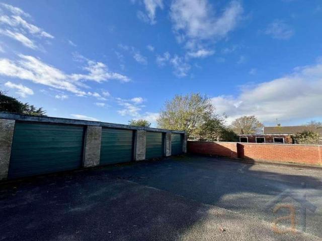 Flat for sale in Marshside, Southport