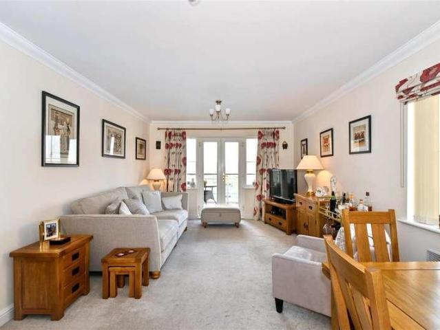 Flat for sale in Crumbles, Eastbourne