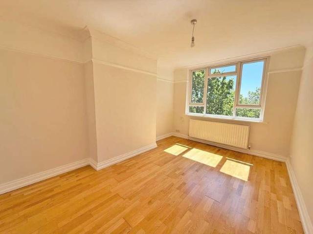 Flat for sale in Round Hill, Brighton & Hove