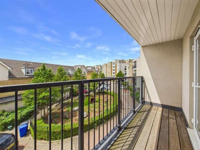 Flat for sale in Ickenham, Greater London