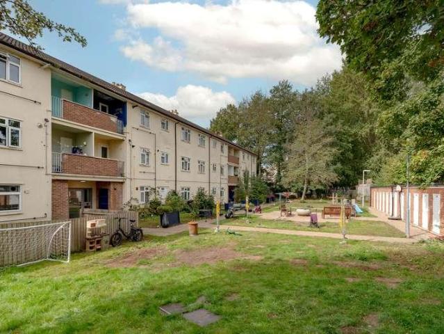 Flat for sale in Minchery Farm, Oxford