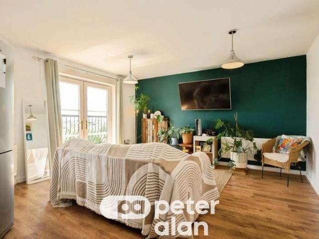 Flat for sale in Wales