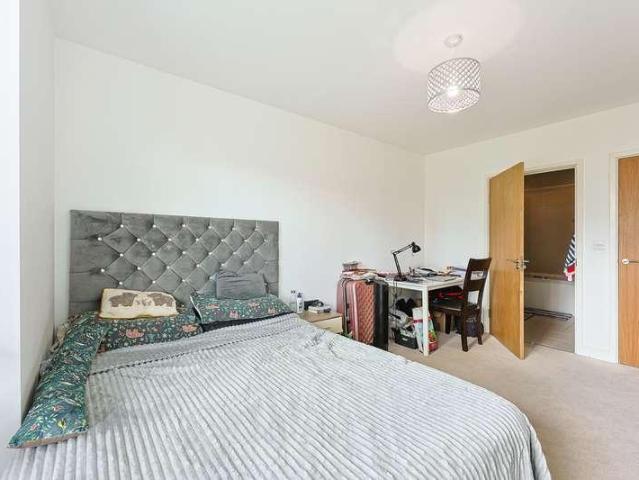 Flat for sale in Colindale, Greater London