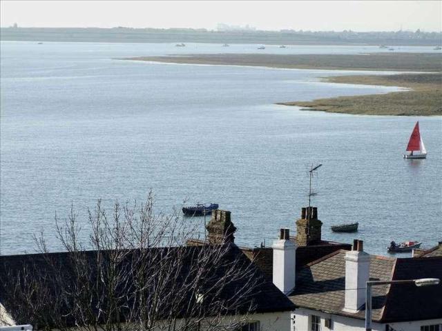 Flat for sale in Alton Barnes, Essex
