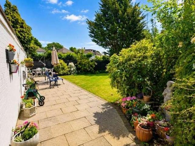 Flat for sale in Hatfield, Fretherne