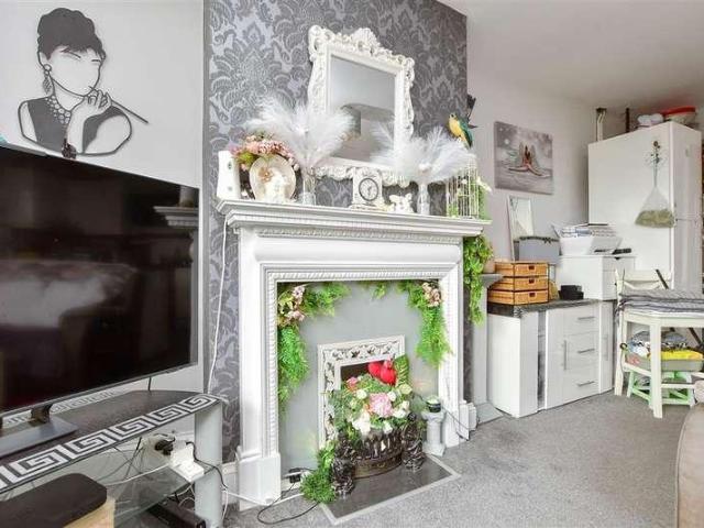 Flat for sale in Cliftonville West, Acol