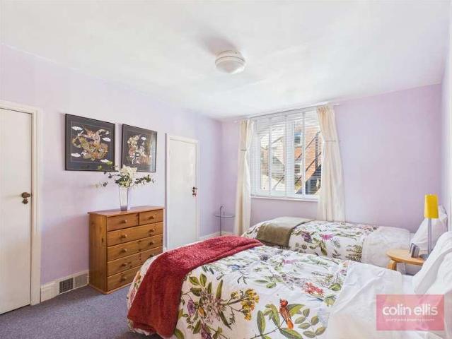 Flat for sale in South Cliff, Kepwick