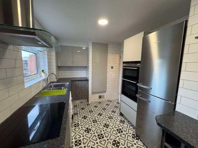 Flat for sale in Solihull, Elmdon Heath