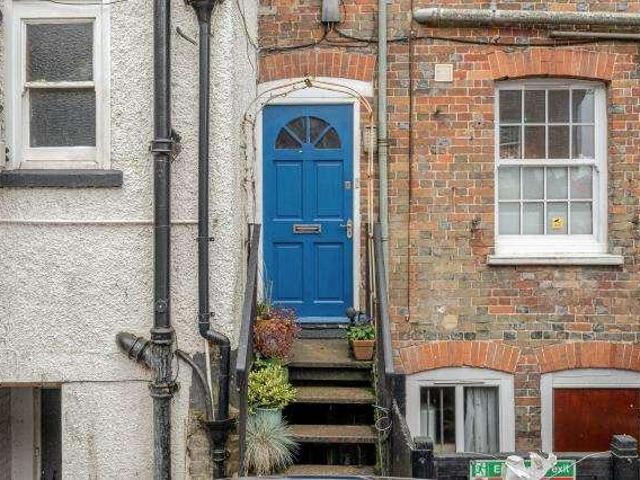 Flat for sale in Pouchen End, Hertfordshire