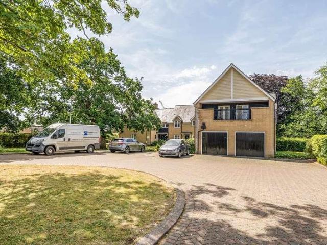 Flat for sale in Littlemore Park, The Slade