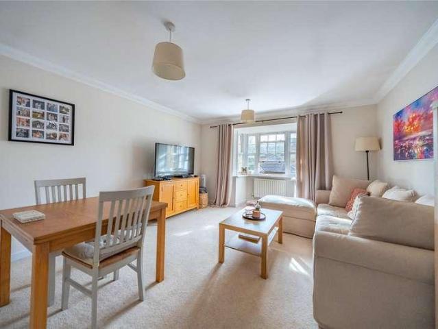 Flat for sale in Midway, Kent