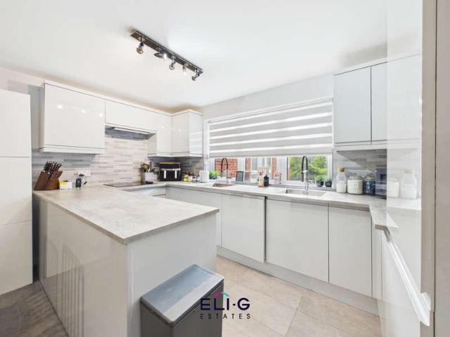 Flat for sale in London Borough of Barnet, Greater London