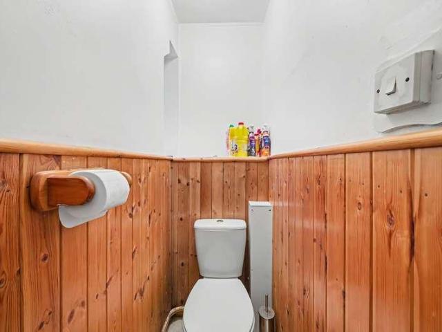 Flat for sale in Stroud Green, Greater London