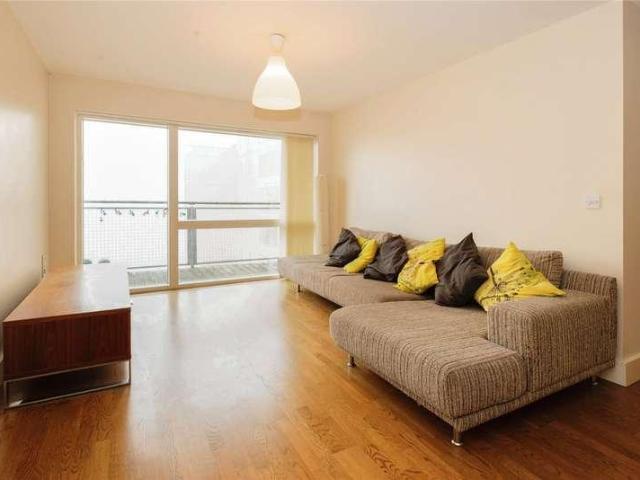 Flat for sale in Cardiff Bay, Falcon Lodge