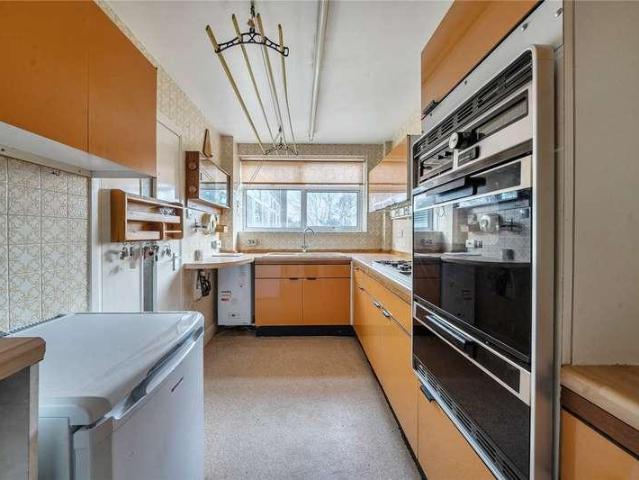 Flat for sale in London Borough of Ealing, Greater London
