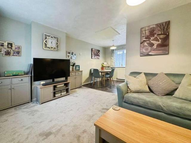 Flat for sale in Fairfield, Bury