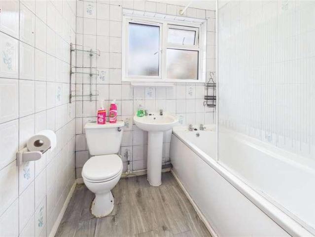 Flat for sale in Enborne, West Berkshire