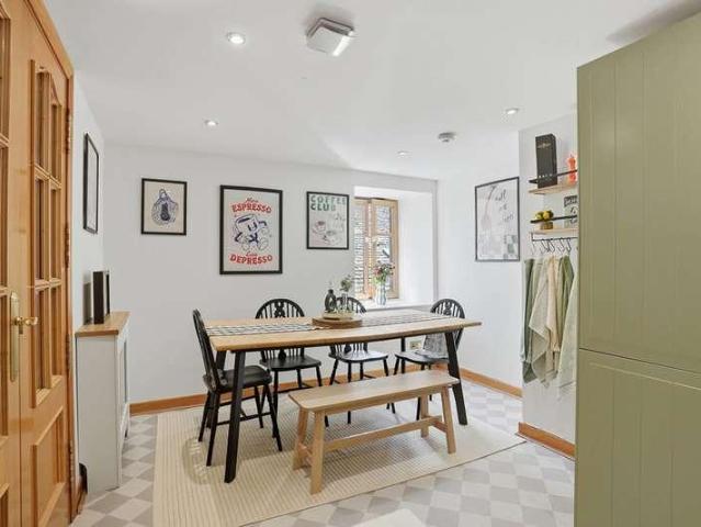 Flat for sale in North Leith, Scotland