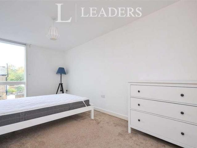 Flat for sale in London Borough of Lewisham, Deptford