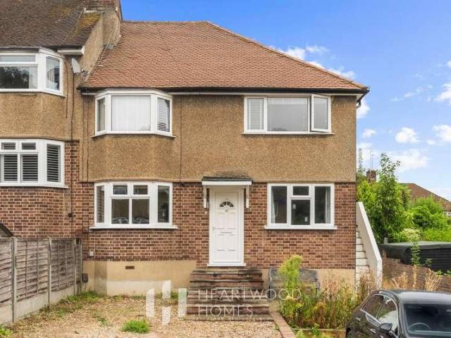 Flat for sale in St Albans, Five Acres