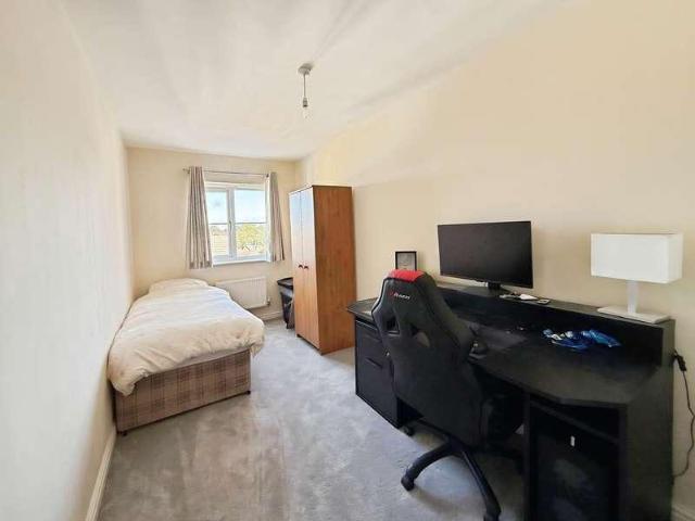 Flat for sale in Aggborough, Wyre Forest