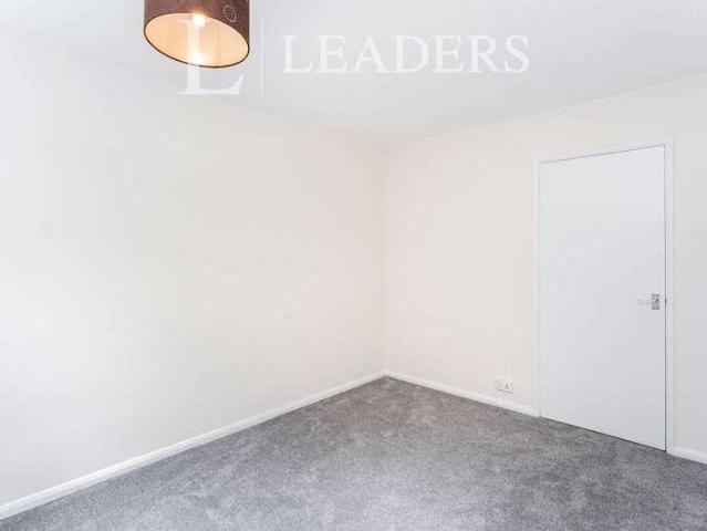 Flat for sale in Perryfields, West Sussex