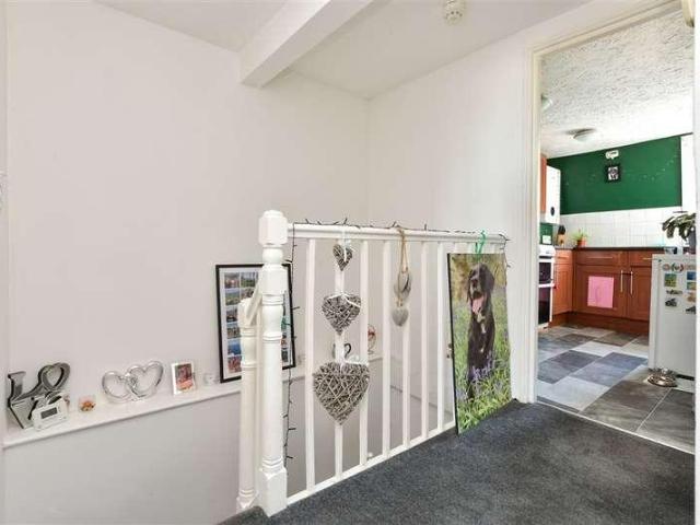 Flat for sale in Clarendon, Ash