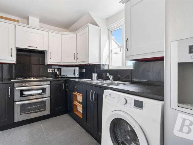 Flat for sale in Wickford
