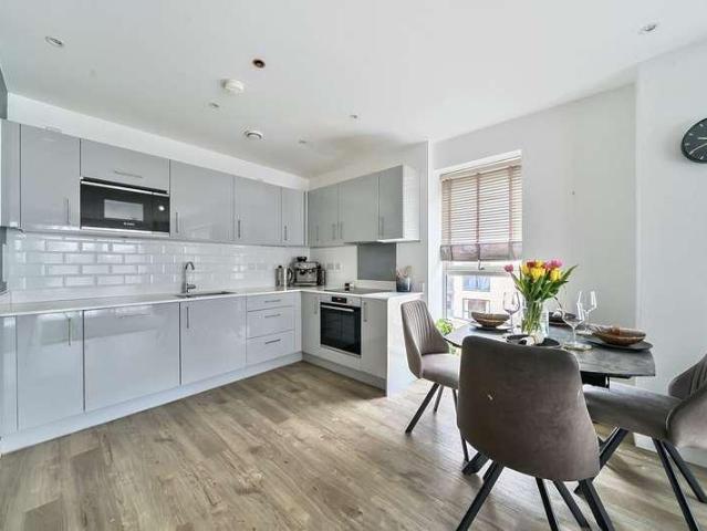 Flat for sale in Wealdstone, Greater London