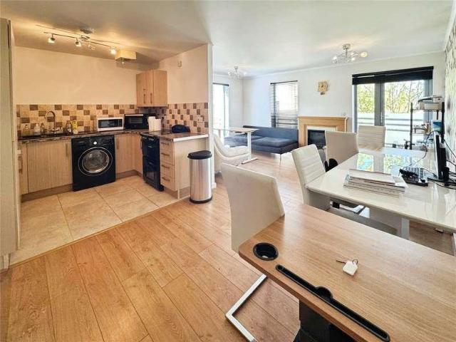 Flat for sale in Arbury, Cambridgeshire