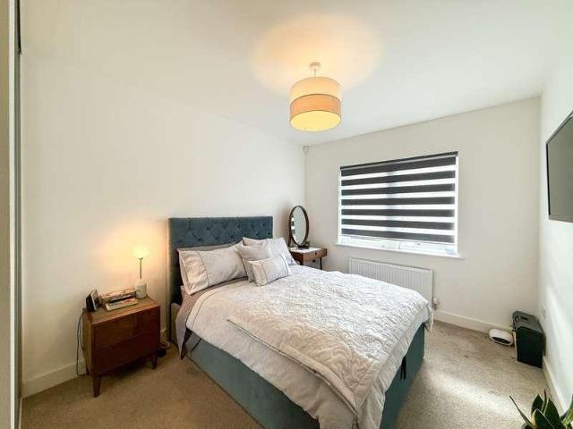 Flat for sale in Holme Valley, Honley