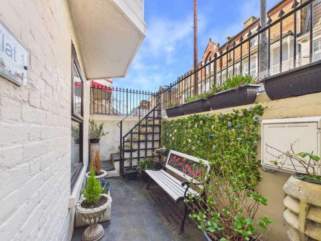 Flat for sale in Cliftonville West, Acol
