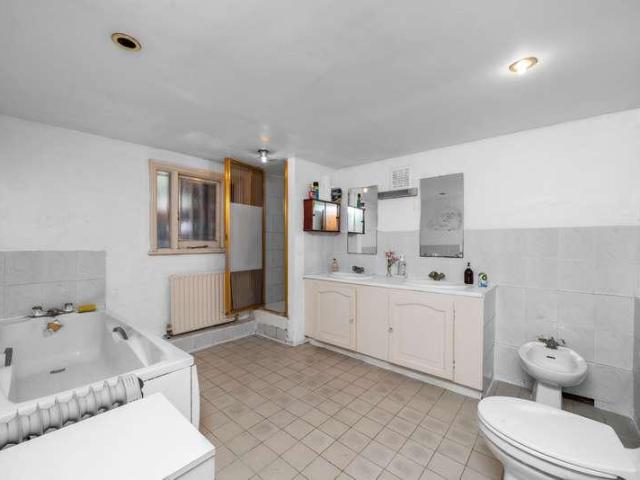 Flat for sale in Barnsbury, Greater London