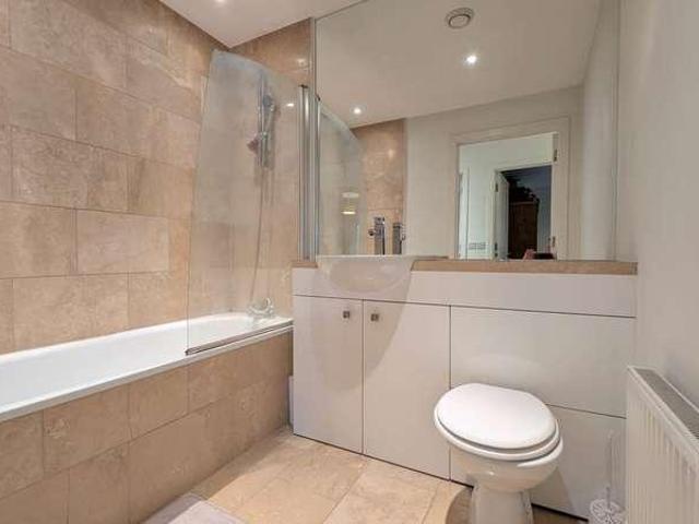 Flat for sale in Bolton Low Houses, Hampshire