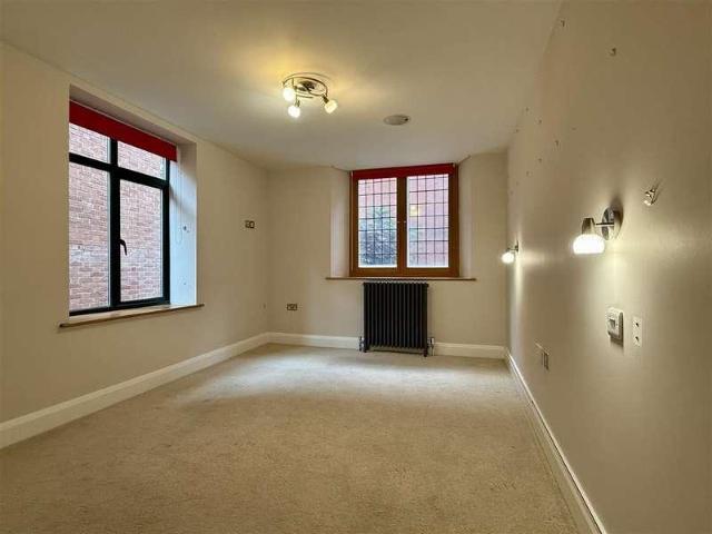 Flat for sale in Portfields, Hereford