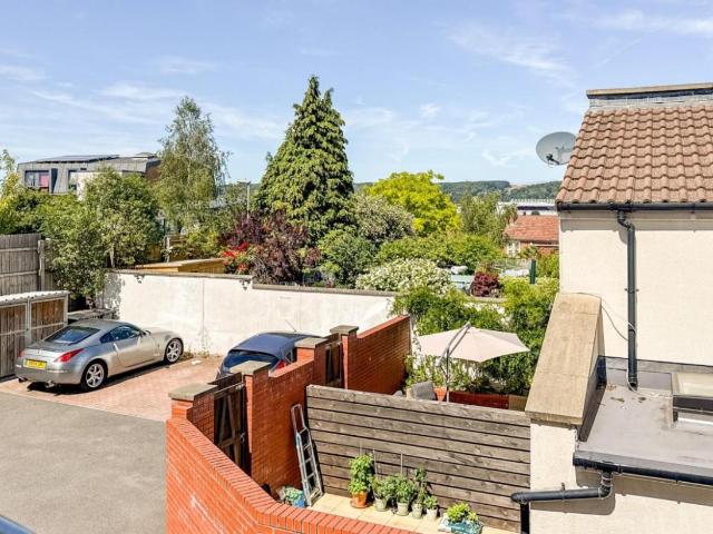 Flat for sale in Feckenham, City Of Bristol